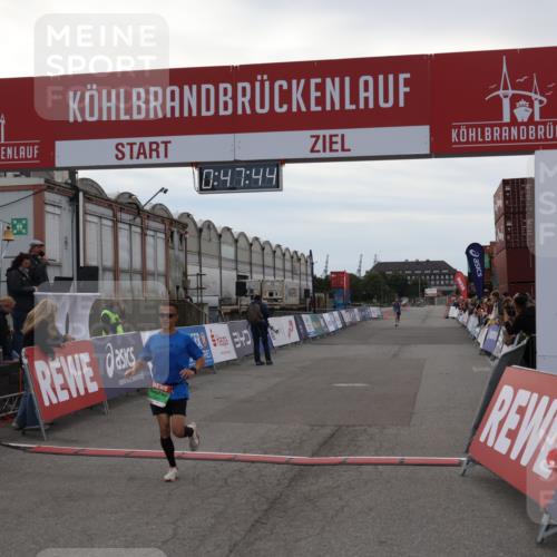 03.10.2025 - Köhlbrandbrückenlauf Julia Fischer http://msf.ph/oto/9022497 03.10.2025 15:47:44 Ziel 7022, 8787 meine-sportfotos.de