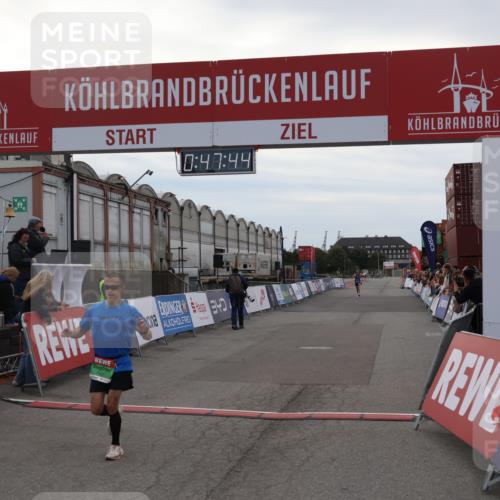 03.10.2025 - Köhlbrandbrückenlauf Julia Fischer http://msf.ph/oto/9022502 03.10.2025 15:47:44 Ziel 7022, 8787 meine-sportfotos.de