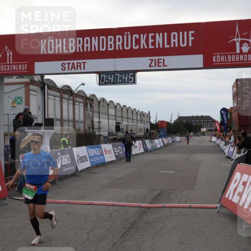 03.10.2025 - Köhlbrandbrückenlauf Julia Fischer http://msf.ph/oto/9022508 03.10.2025 15:47:45 Ziel 7022, 8787, 9588 meine-sportfotos.de