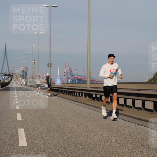 03.10.2025 - Köhlbrandbrückenlauf Fabian Wolf http://msf.ph/oto/9022513 03.10.2025 09:38:11 Position 3  meine-sportfotos.de
