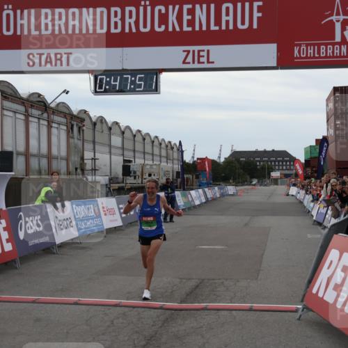 03.10.2025 - Köhlbrandbrückenlauf Julia Fischer http://msf.ph/oto/9022535 03.10.2025 15:47:51 Ziel 7022, 9588 meine-sportfotos.de