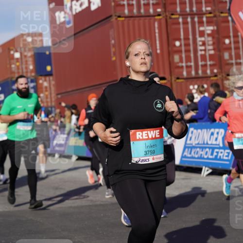 03.10.2025 - Köhlbrandbrückenlauf Michael Burmester http://msf.ph/oto/9022547 03.10.2025 10:24:30 Ziel 1345, 1382, 1433, 1697, 1987, 2045, 2121, 2169, 2173, 2234, 2373, 2374, 2556, 2847, 2848, 3038, 3039, 3042, 3199, 3240, 3391, 3759 meine-sportfotos.de
