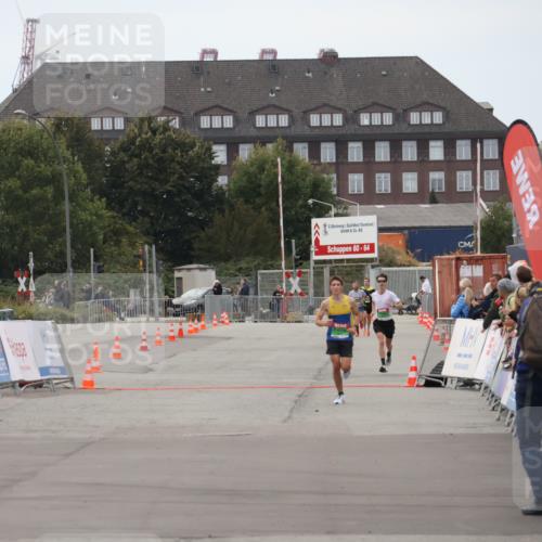 03.10.2025 - Köhlbrandbrückenlauf Julia Fischer http://msf.ph/oto/9022553 03.10.2025 15:48:37 Ziel  meine-sportfotos.de
