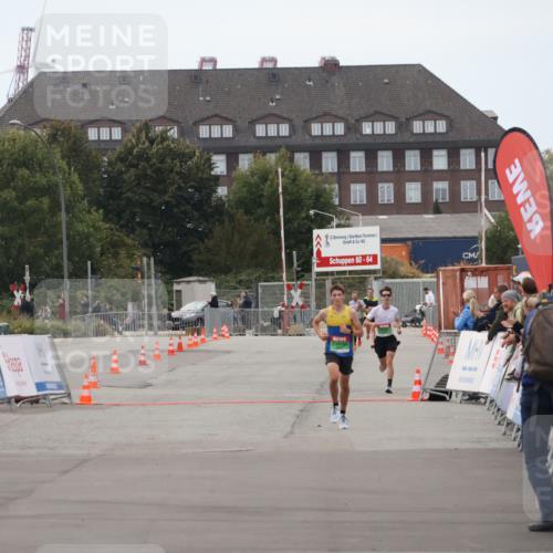 03.10.2025 - Köhlbrandbrückenlauf Julia Fischer http://msf.ph/oto/9022558 03.10.2025 15:48:38 Ziel  meine-sportfotos.de