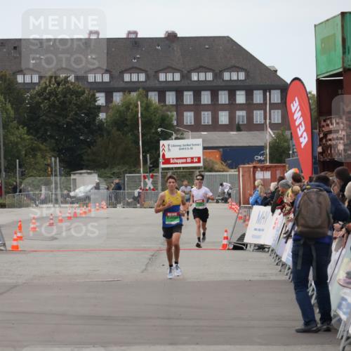 03.10.2025 - Köhlbrandbrückenlauf Julia Fischer http://msf.ph/oto/9022573 03.10.2025 15:48:40 Ziel  meine-sportfotos.de