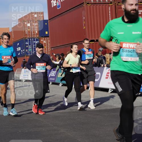03.10.2025 - Köhlbrandbrückenlauf Michael Burmester http://msf.ph/oto/9022576 03.10.2025 10:24:31 Ziel 1345, 1382, 1433, 1697, 1987, 2121, 2169, 2173, 2234, 2373, 2374, 2556, 2848, 3038, 3039, 3042, 3199, 3240, 3391, 3759 meine-sportfotos.de
