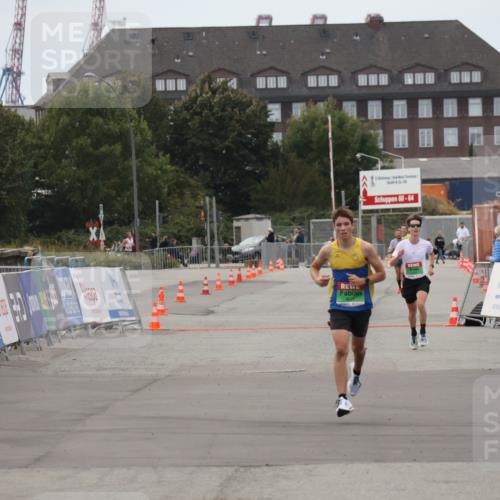 03.10.2025 - Köhlbrandbrückenlauf Julia Fischer http://msf.ph/oto/9022581 03.10.2025 15:48:44 Ziel  meine-sportfotos.de