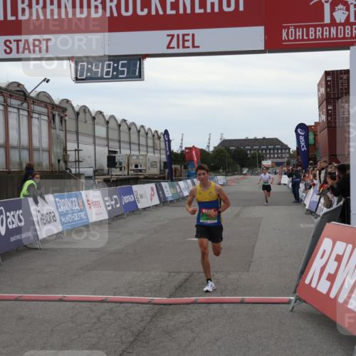 03.10.2025 - Köhlbrandbrückenlauf Julia Fischer http://msf.ph/oto/9022616 03.10.2025 15:48:51 Ziel 7009, 8871 meine-sportfotos.de
