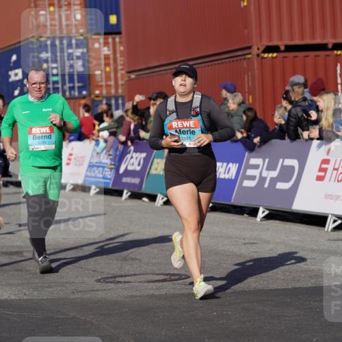 03.10.2025 - Köhlbrandbrückenlauf Michael Burmester http://msf.ph/oto/9022617 03.10.2025 10:24:35 Ziel 1382, 2121, 2240, 2373, 2374, 2556, 2739, 2742, 2779, 3039, 3199, 3391, 3561 meine-sportfotos.de