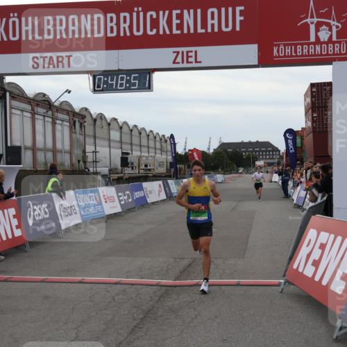 03.10.2025 - Köhlbrandbrückenlauf Julia Fischer http://msf.ph/oto/9022619 03.10.2025 15:48:51 Ziel 7009, 8871 meine-sportfotos.de