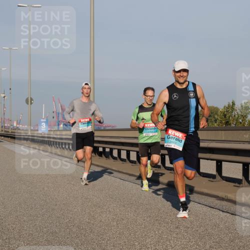 03.10.2025 - Köhlbrandbrückenlauf Fabian Wolf http://msf.ph/oto/9022626 03.10.2025 09:38:18 Position 3 3, 2702, 3463 meine-sportfotos.de