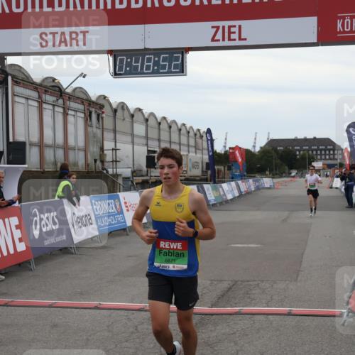 03.10.2025 - Köhlbrandbrückenlauf Julia Fischer http://msf.ph/oto/9022627 03.10.2025 15:48:52 Ziel 7009, 8871 meine-sportfotos.de