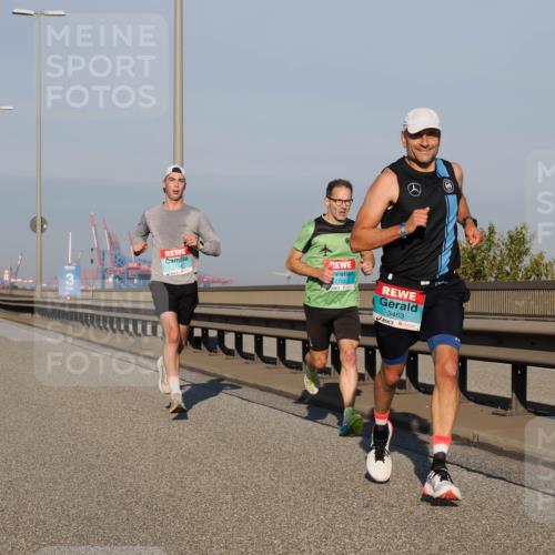 03.10.2025 - Köhlbrandbrückenlauf Fabian Wolf http://msf.ph/oto/9022631 03.10.2025 09:38:18 Position 3 3, 2702, 3463 meine-sportfotos.de