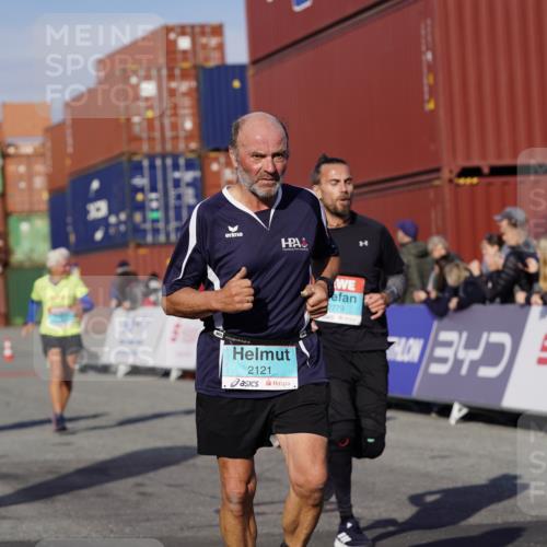 03.10.2025 - Köhlbrandbrückenlauf Michael Burmester http://msf.ph/oto/9022674 03.10.2025 10:24:39 Ziel 2121, 2240, 2739, 2742, 2779, 3039, 3391, 3561 meine-sportfotos.de