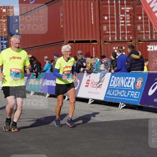 03.10.2025 - Köhlbrandbrückenlauf Michael Burmester http://msf.ph/oto/9022707 03.10.2025 10:24:43 Ziel 1663, 1709, 1983, 1990, 2240, 2289, 2356, 2739, 2742, 2779, 3561 meine-sportfotos.de