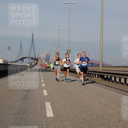 03.10.2025 - Köhlbrandbrückenlauf Fabian Wolf http://msf.ph/oto/9022729 03.10.2025 09:38:50 Position 3  meine-sportfotos.de
