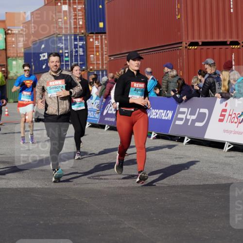 03.10.2025 - Köhlbrandbrückenlauf Michael Burmester http://msf.ph/oto/9022746 03.10.2025 10:24:48 Ziel 1663, 1709, 1890, 1983, 1990, 2158, 2289, 2356, 3085, 3089, 3090 meine-sportfotos.de