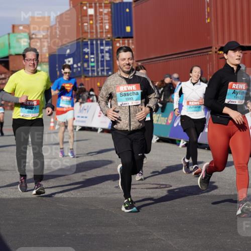 03.10.2025 - Köhlbrandbrückenlauf Michael Burmester http://msf.ph/oto/9022763 03.10.2025 10:24:49 Ziel 1663, 1709, 1890, 1983, 1990, 2158, 2289, 2356, 3085, 3089, 3090 meine-sportfotos.de