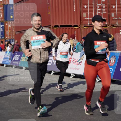 03.10.2025 - Köhlbrandbrückenlauf Michael Burmester http://msf.ph/oto/9022769 03.10.2025 10:24:50 Ziel 1663, 1709, 1890, 1983, 1990, 2158, 2289, 2356, 3085, 3089, 3090 meine-sportfotos.de