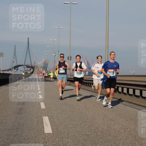 03.10.2025 - Köhlbrandbrückenlauf Fabian Wolf http://msf.ph/oto/9022770 03.10.2025 09:38:52 Position 3 032 meine-sportfotos.de