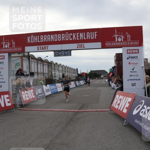 03.10.2025 - Köhlbrandbrückenlauf Julia Fischer http://msf.ph/oto/9022798 03.10.2025 15:49:46 Ziel 7021, 9041, 9549, 9617 meine-sportfotos.de
