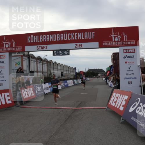 03.10.2025 - Köhlbrandbrückenlauf Julia Fischer http://msf.ph/oto/9022805 03.10.2025 15:49:46 Ziel 7021, 9041, 9549, 9617 meine-sportfotos.de