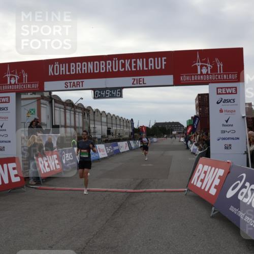 03.10.2025 - Köhlbrandbrückenlauf Julia Fischer http://msf.ph/oto/9022808 03.10.2025 15:49:47 Ziel 7021, 9041, 9549, 9617 meine-sportfotos.de