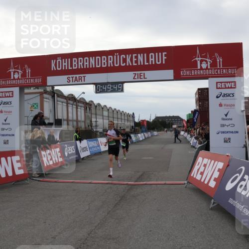 03.10.2025 - Köhlbrandbrückenlauf Julia Fischer http://msf.ph/oto/9022817 03.10.2025 15:49:49 Ziel 7021, 9041, 9549 meine-sportfotos.de