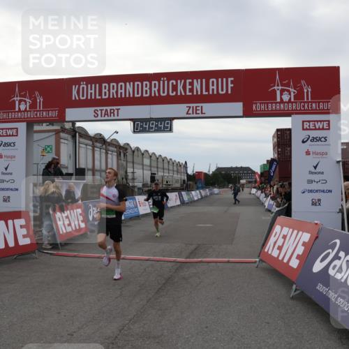 03.10.2025 - Köhlbrandbrückenlauf Julia Fischer http://msf.ph/oto/9022822 03.10.2025 15:49:49 Ziel 7021, 9041, 9549 meine-sportfotos.de