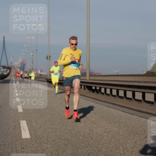 03.10.2025 - Köhlbrandbrückenlauf Fabian Wolf http://msf.ph/oto/9022851 03.10.2025 09:38:56 Position 3  meine-sportfotos.de