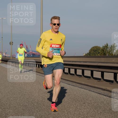 03.10.2025 - Köhlbrandbrückenlauf Fabian Wolf http://msf.ph/oto/9022865 03.10.2025 09:38:57 Position 3 1044 meine-sportfotos.de