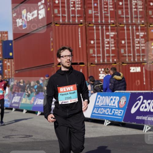 03.10.2025 - Köhlbrandbrückenlauf Michael Burmester http://msf.ph/oto/9022910 03.10.2025 10:25:02 Ziel 1734, 1814, 1887, 2396, 2408, 3234, 3455 meine-sportfotos.de