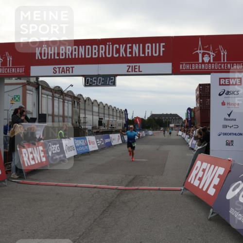 03.10.2025 - Köhlbrandbrückenlauf Julia Fischer http://msf.ph/oto/9022918 03.10.2025 15:50:12 Ziel 7033, 7066, 9742 meine-sportfotos.de