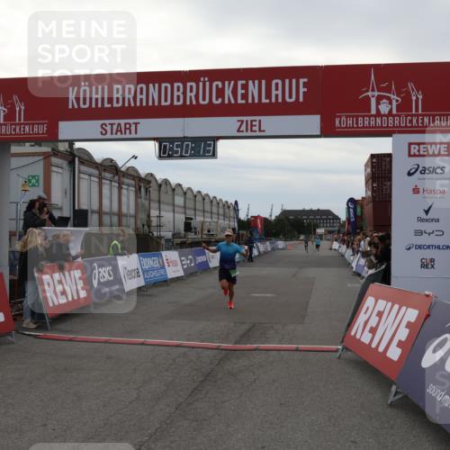 03.10.2025 - Köhlbrandbrückenlauf Julia Fischer http://msf.ph/oto/9022923 03.10.2025 15:50:13 Ziel 7033, 7066, 9742 meine-sportfotos.de