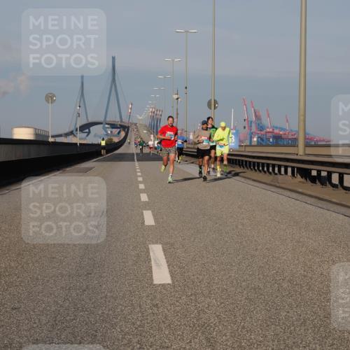03.10.2025 - Köhlbrandbrückenlauf Fabian Wolf http://msf.ph/oto/9022963 03.10.2025 09:39:05 Position 3  meine-sportfotos.de