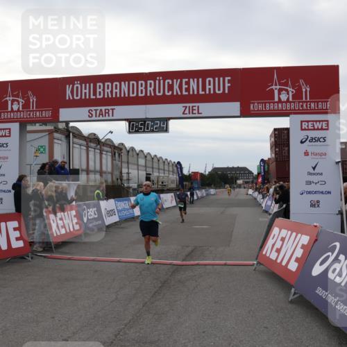 03.10.2025 - Köhlbrandbrückenlauf Julia Fischer http://msf.ph/oto/9022964 03.10.2025 15:50:24 Ziel 7045, 9713 meine-sportfotos.de