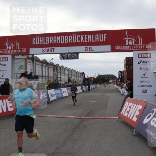 03.10.2025 - Köhlbrandbrückenlauf Julia Fischer http://msf.ph/oto/9022978 03.10.2025 15:50:25 Ziel 7045, 9713 meine-sportfotos.de