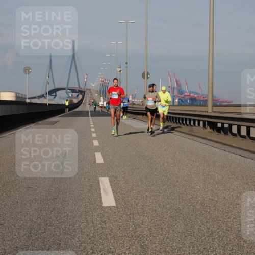 03.10.2025 - Köhlbrandbrückenlauf Fabian Wolf http://msf.ph/oto/9022983 03.10.2025 09:39:06 Position 3  meine-sportfotos.de