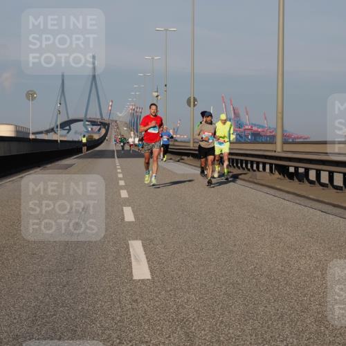 03.10.2025 - Köhlbrandbrückenlauf Fabian Wolf http://msf.ph/oto/9022992 03.10.2025 09:39:06 Position 3  meine-sportfotos.de