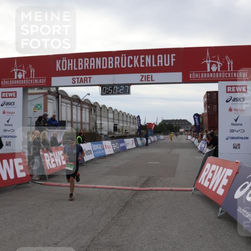 03.10.2025 - Köhlbrandbrückenlauf Julia Fischer http://msf.ph/oto/9022995 03.10.2025 15:50:27 Ziel 7045, 7140, 9713 meine-sportfotos.de