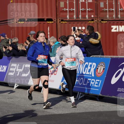 03.10.2025 - Köhlbrandbrückenlauf Michael Burmester http://msf.ph/oto/9023016 03.10.2025 10:25:12 Ziel 1814, 2019, 2036, 2083, 2249, 2250, 2393, 2417, 2618, 2828, 2873, 3003, 3004, 3084, 3102, 3234, 3405, 3519, 3520, 3706, 3771 meine-sportfotos.de