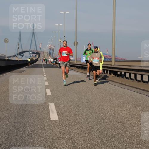 03.10.2025 - Köhlbrandbrückenlauf Fabian Wolf http://msf.ph/oto/9023022 03.10.2025 09:39:07 Position 3  meine-sportfotos.de