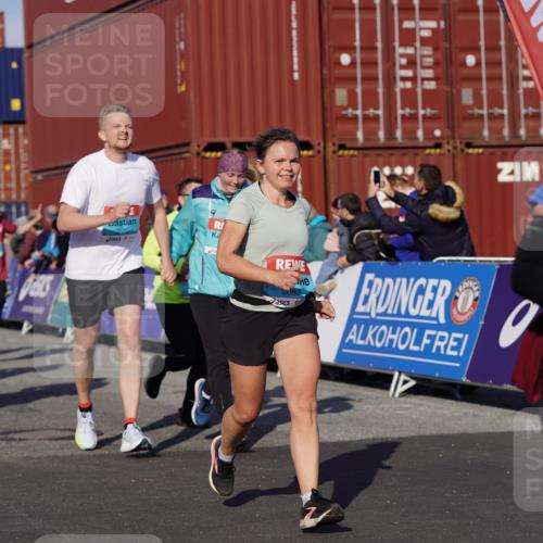03.10.2025 - Köhlbrandbrückenlauf Michael Burmester http://msf.ph/oto/9023045 03.10.2025 10:25:14 Ziel 1967, 2019, 2036, 2083, 2151, 2249, 2250, 2393, 2417, 2509, 2618, 2828, 2873, 3003, 3004, 3084, 3102, 3159, 3389, 3405, 3519, 3520, 3706, 3771 meine-sportfotos.de