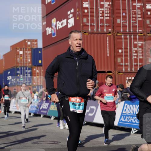 03.10.2025 - Köhlbrandbrückenlauf Michael Burmester http://msf.ph/oto/9023071 03.10.2025 10:25:16 Ziel 1414, 1967, 2019, 2036, 2083, 2151, 2249, 2250, 2393, 2417, 2509, 2618, 2828, 2873, 3003, 3004, 3102, 3159, 3389, 3405, 3519, 3520, 3706, 3713, 3771 meine-sportfotos.de