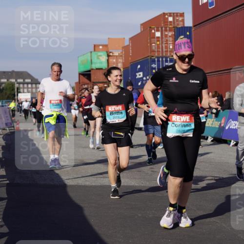 03.10.2025 - Köhlbrandbrückenlauf Michael Burmester http://msf.ph/oto/9023096 03.10.2025 10:25:18 Ziel 1414, 1967, 2019, 2036, 2151, 2249, 2250, 2393, 2417, 2509, 2618, 2828, 2873, 3003, 3004, 3102, 3159, 3389, 3405, 3520, 3713, 3771 meine-sportfotos.de
