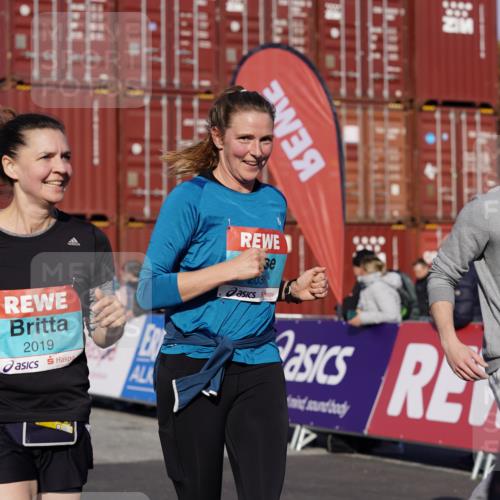 03.10.2025 - Köhlbrandbrückenlauf Michael Burmester http://msf.ph/oto/9023118 03.10.2025 10:25:20 Ziel 1414, 1839, 1967, 2019, 2036, 2151, 2393, 2417, 2509, 2828, 3003, 3004, 3026, 3102, 3159, 3389, 3405, 3713, 3771 meine-sportfotos.de