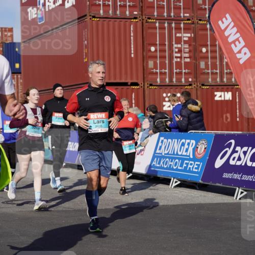 03.10.2025 - Köhlbrandbrückenlauf Michael Burmester http://msf.ph/oto/9023129 03.10.2025 10:25:21 Ziel 1414, 1839, 1967, 2019, 2036, 2151, 2393, 2417, 2509, 3003, 3004, 3022, 3024, 3026, 3027, 3102, 3159, 3389, 3405, 3713, 3771 meine-sportfotos.de