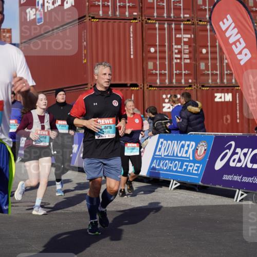 03.10.2025 - Köhlbrandbrückenlauf Michael Burmester http://msf.ph/oto/9023136 03.10.2025 10:25:21 Ziel 1414, 1839, 1967, 2019, 2036, 2151, 2393, 2417, 2509, 3003, 3004, 3022, 3024, 3026, 3027, 3102, 3159, 3389, 3405, 3713, 3771 meine-sportfotos.de