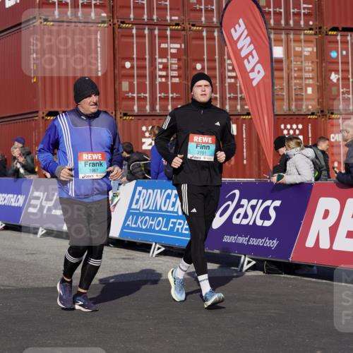 03.10.2025 - Köhlbrandbrückenlauf Michael Burmester http://msf.ph/oto/9023158 03.10.2025 10:25:23 Ziel 1414, 1839, 1950, 1967, 2151, 2417, 2509, 3022, 3024, 3026, 3027, 3102, 3159, 3389, 3713, 3771 meine-sportfotos.de
