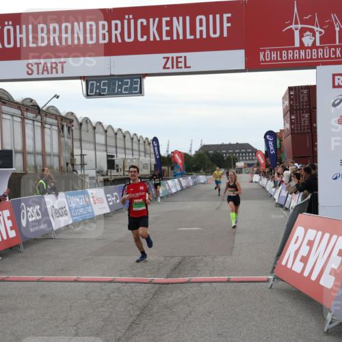 03.10.2025 - Köhlbrandbrückenlauf Julia Fischer http://msf.ph/oto/9023182 03.10.2025 15:51:23 Ziel 7050, 7250, 9564 meine-sportfotos.de
